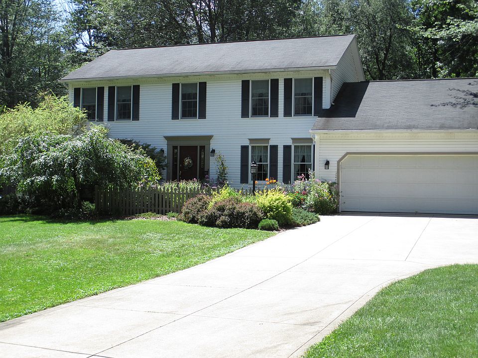 1st image of 139 Parker Ln