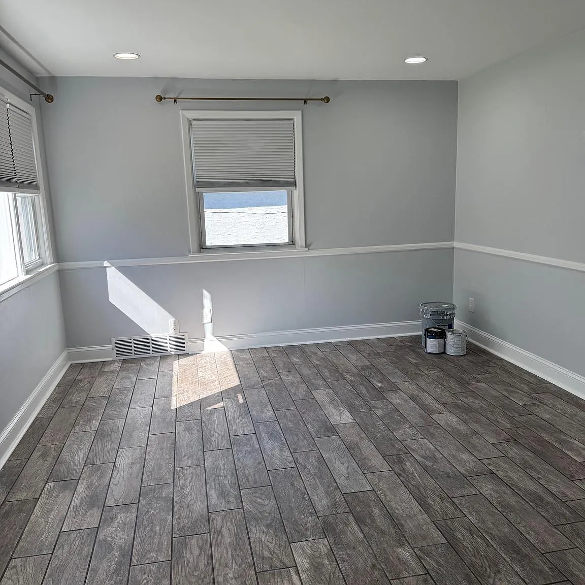 3 bed, 1.0 bath, 936 sqft, $2,400 — Photo 4