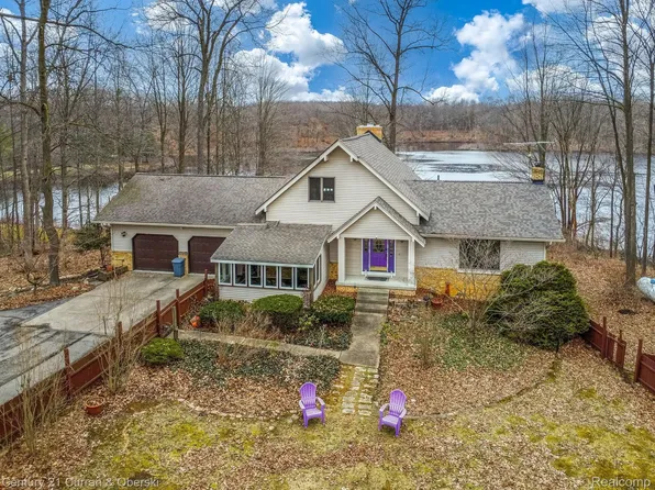 3660 Shagbark Ln, Holly, MI 48442