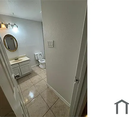 2320 Montclair Cir — Photo 5