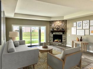 1556 Weston Ridge Rd, Oconomowoc, WI 53066