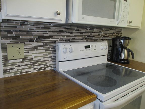 2nd image of 442 Palo Verde Dr
