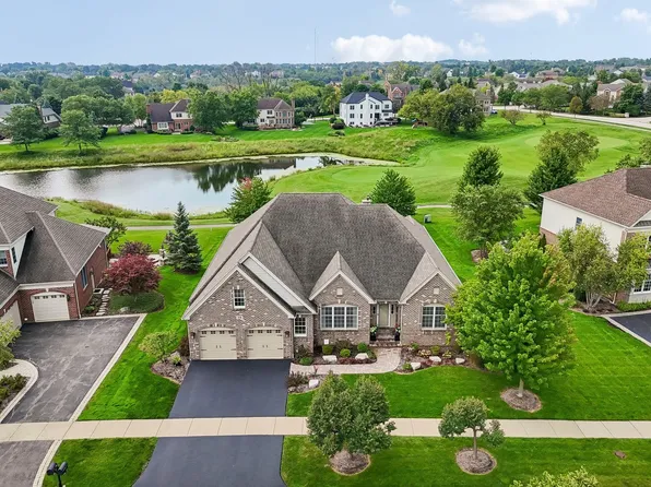 14 Championship Pkwy, Hawthorn Woods, IL 60047