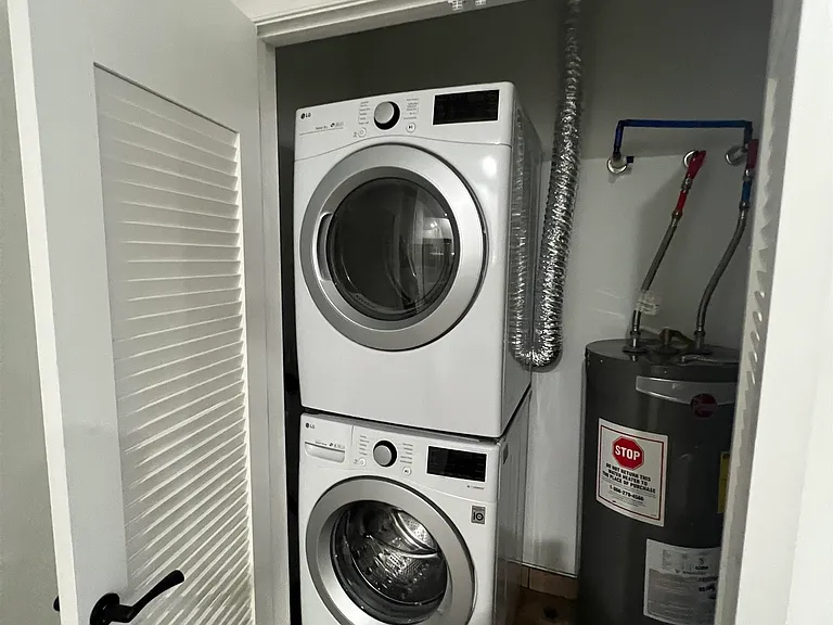 211 Baldwin Ave #207 — Photo 6