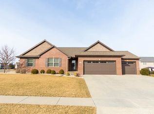 1807 Pfitzer Rd, Normal, IL 61761