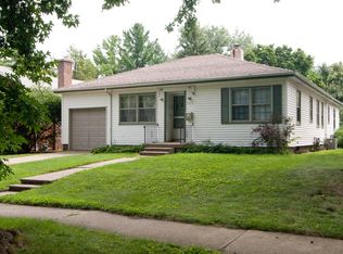 907 W Charles St, Champaign, IL 61821