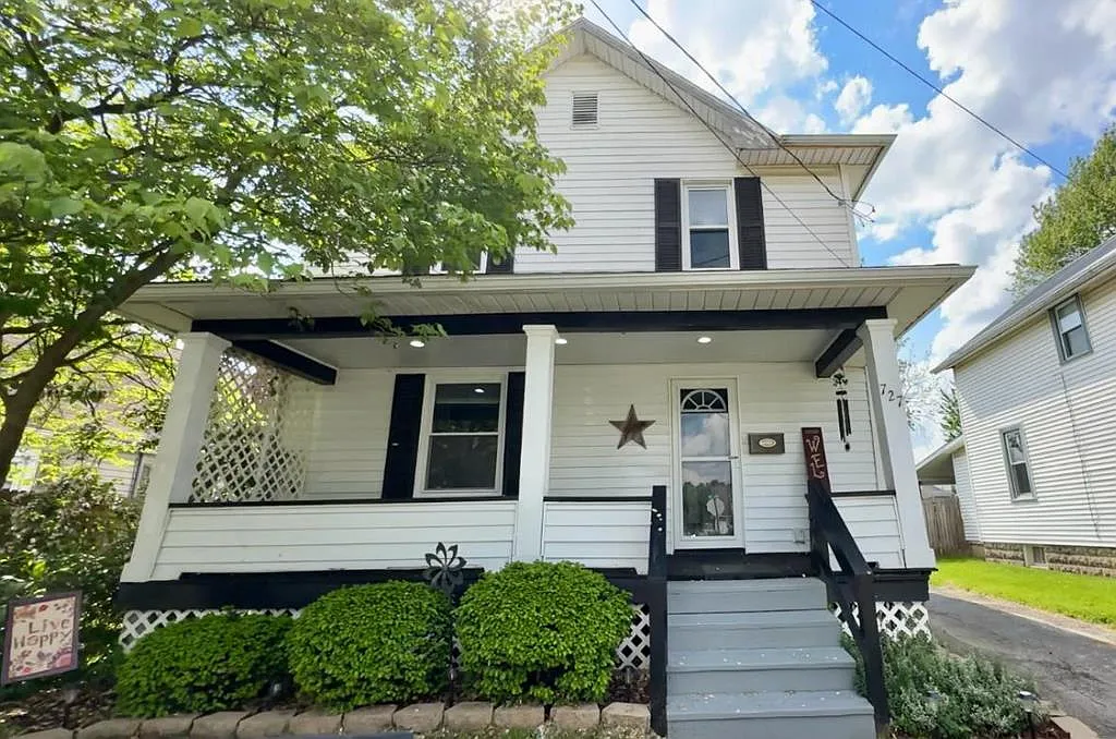 727 Earl St photo 1