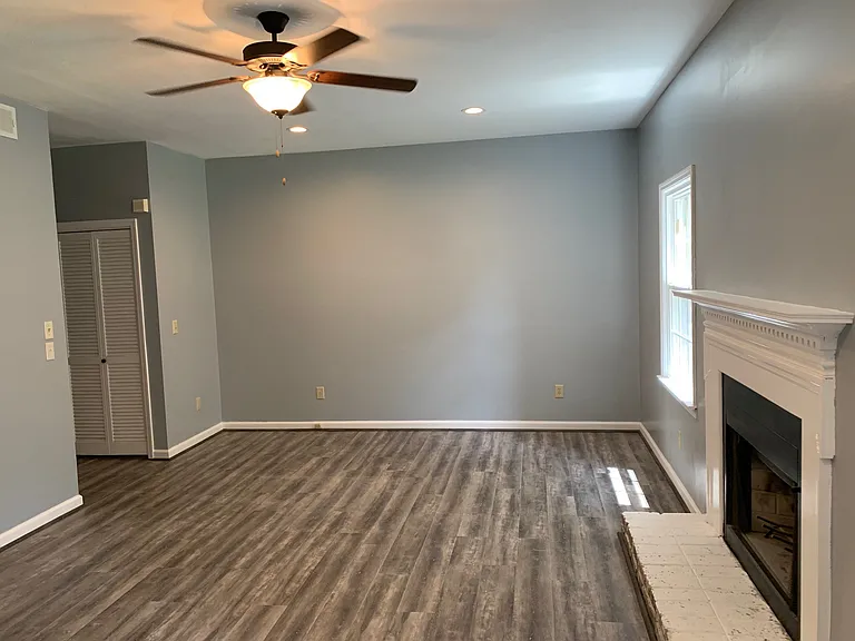 315 Woodlark Ct — Photo 3