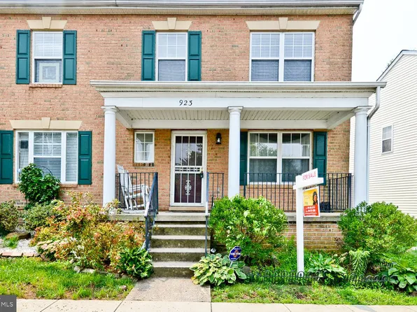923 Blakney Ln SE, Washington, DC 20032