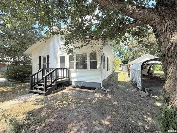 115 Walnut St, Zeigler, IL 62999