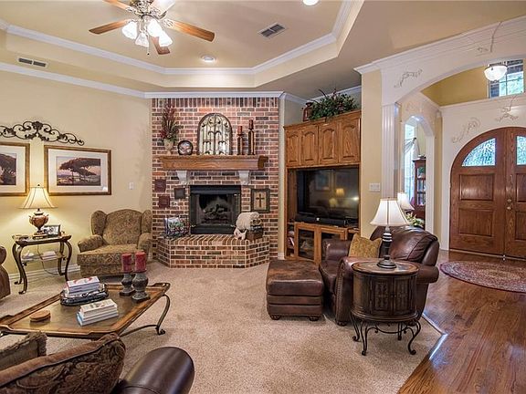 3rd image of 3708 Treemont Ct