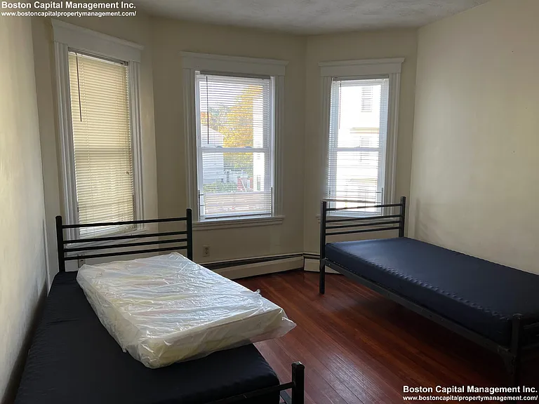 34 Cameron St #1 — Photo 8
