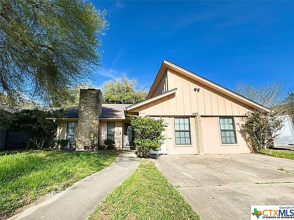2nd image of 907 Taos Dr