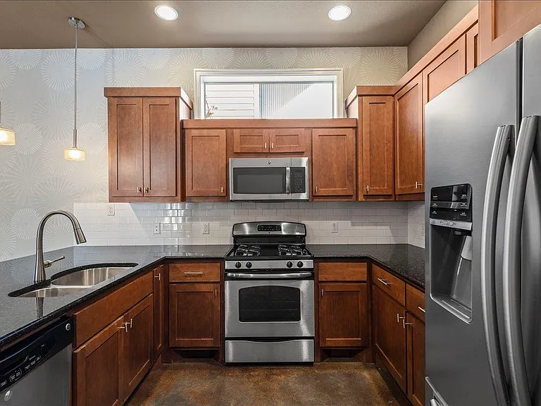 1601 Houston St #3 — Photo 8