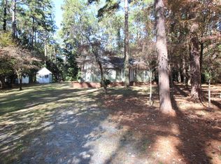 240 S Valley Rd, Southern Pines, NC 28387