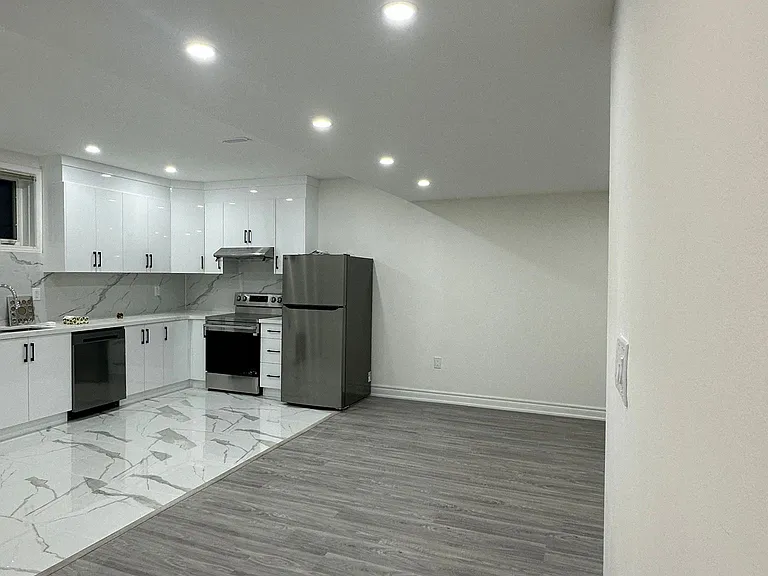 32 Slader Heights St #LOWER — Photo 2
