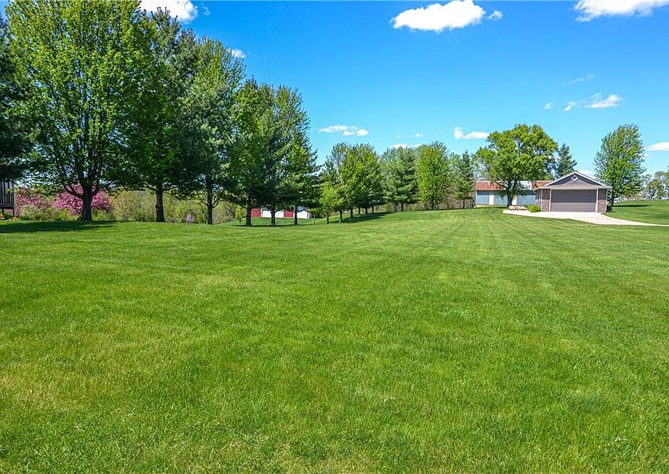 1st image of NE 151st Pl Lot 9