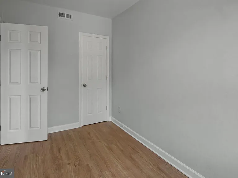 182 36th St NE #2 — Photo 7