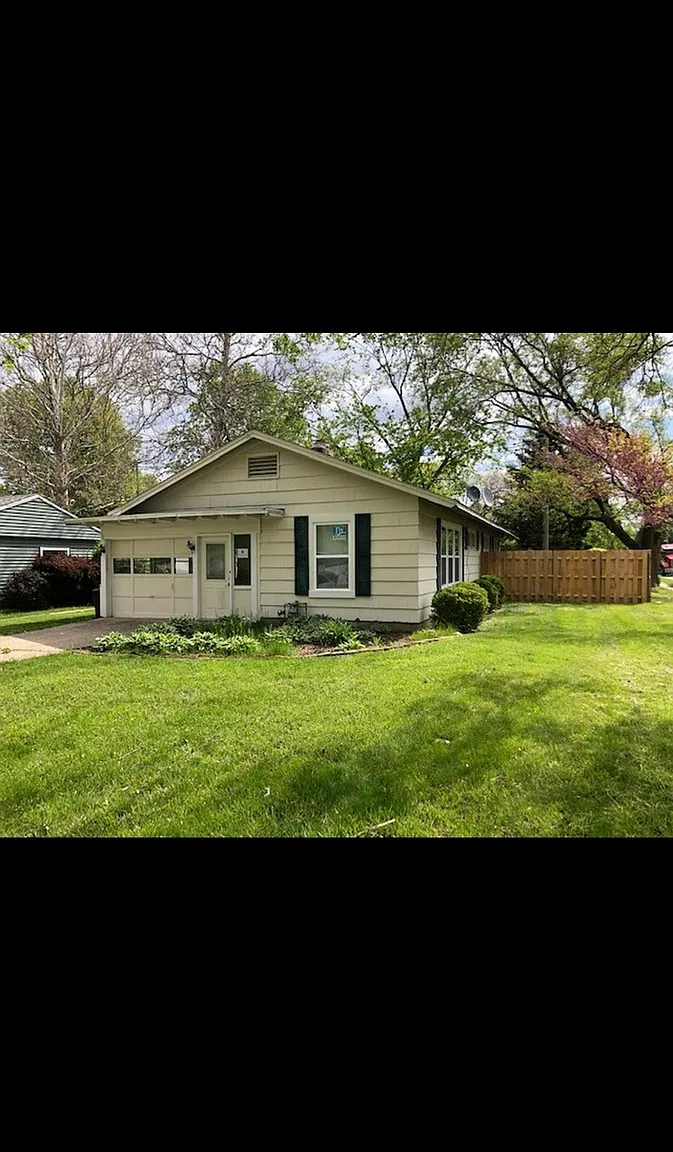 1508 Cambridge Dr photo 1