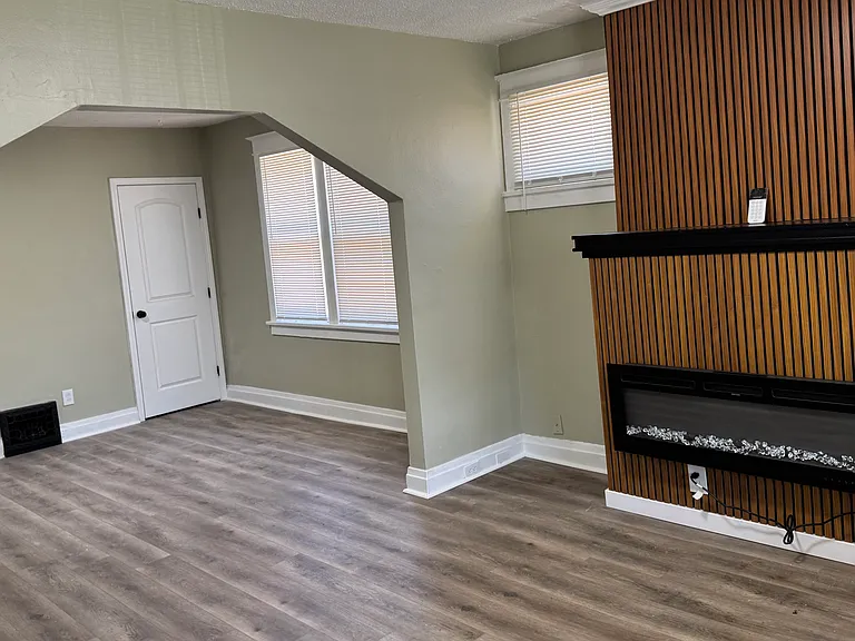 6425 Perry Ave — Photo 2