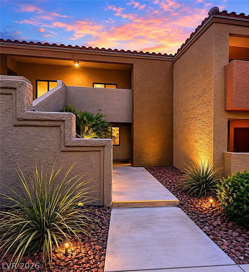 3 bed, 2.0 bath, 1109 sqft, $1,400 — Photo 1