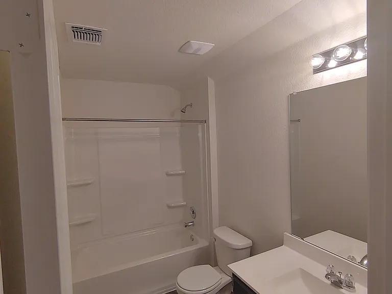 Bathroom 3 (Upstairs)