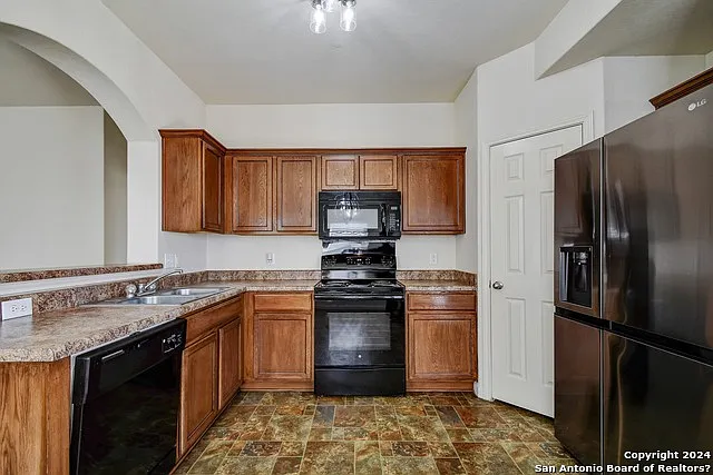 409 Teron Dr — Photo 10