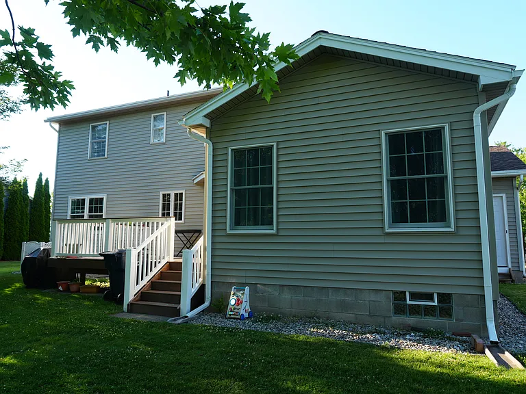 107 Salzer Hts — Photo 32