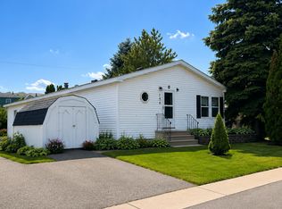 150 Star Cir, Vadnais Heights, MN 55127