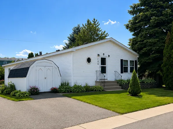 150 Star Cir, Vadnais Heights, MN 55127