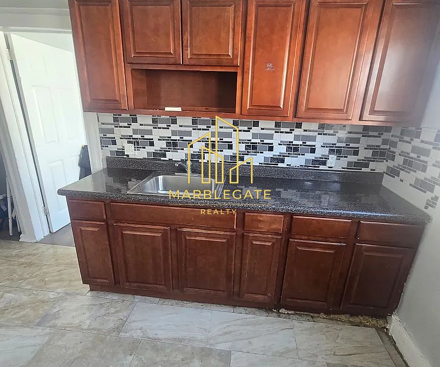 1st image of 222 Elmwood Ave #2LZ