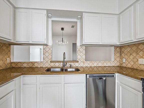 3rd image of 1715 Gingerleaf Ln