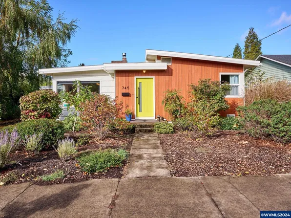 745 15th St NE, Salem, OR 97301