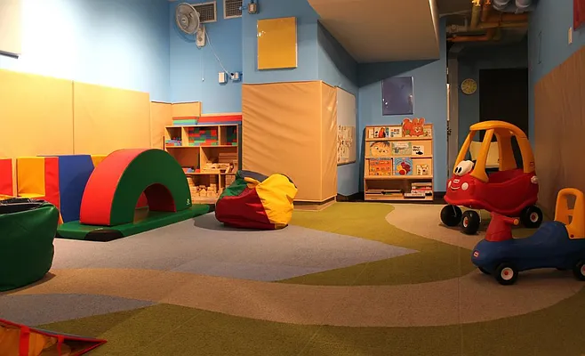 Sold by Douglas Elliman | media 21