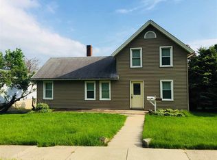 121 9th Ave, Baraboo, WI 53913