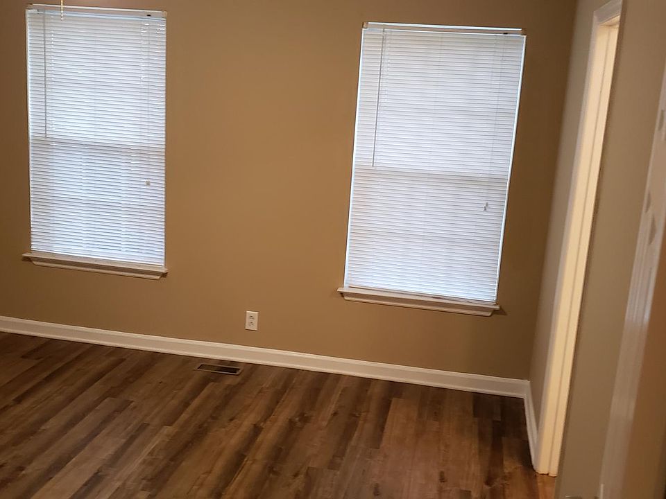 1st image of 2440 Tinnell Ct #2440