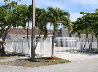 16711 SW 105th Ave, Miami, FL 33157