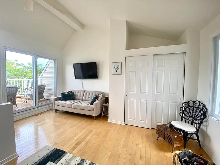 7 Bertrand St — Photo 3