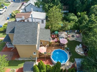 62 Grove St, Middletown, NJ 07748