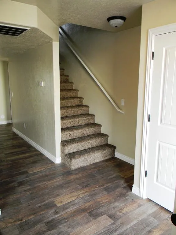 1656 W Harding Ave — Photo 4