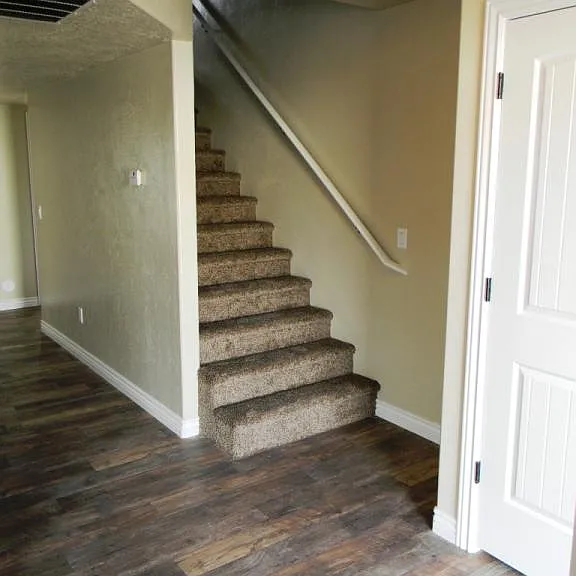 1656 W Harding Ave — Photo 4