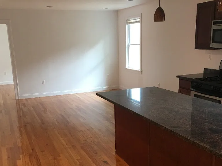 14 Iroquois St #2 — Photo 4