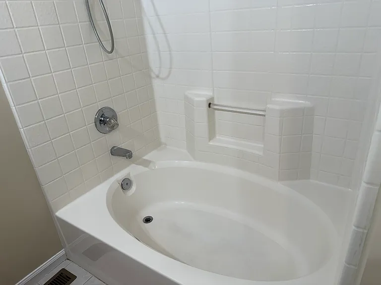 5800 Brockton Ct — Photo 18