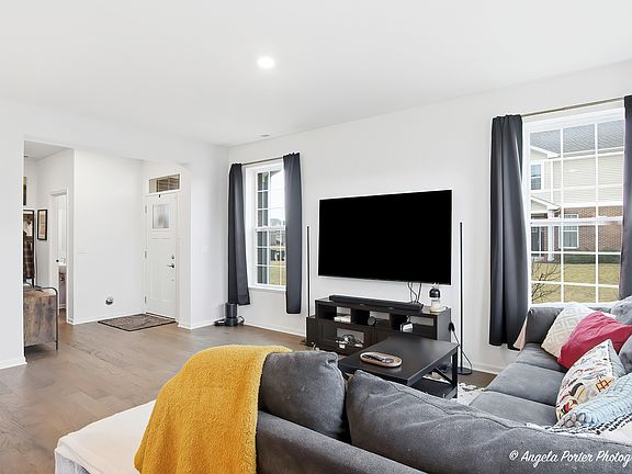 3rd image of 1213 Draper Rd