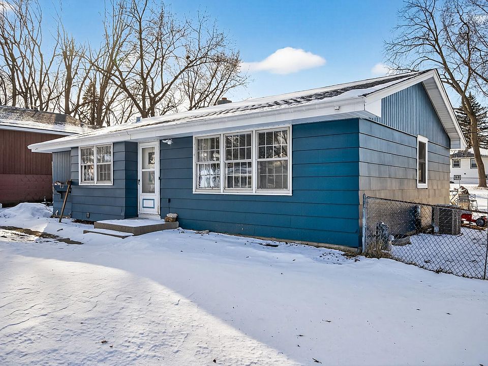 1st image of 83 Farrell St N