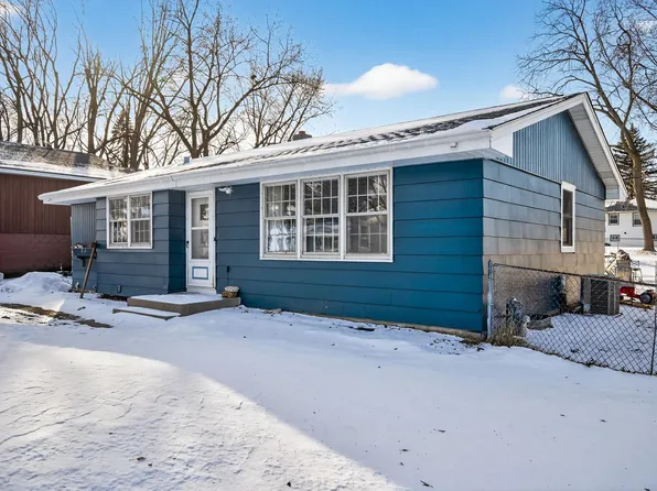 83 Farrell St N, Maplewood, MN 55119