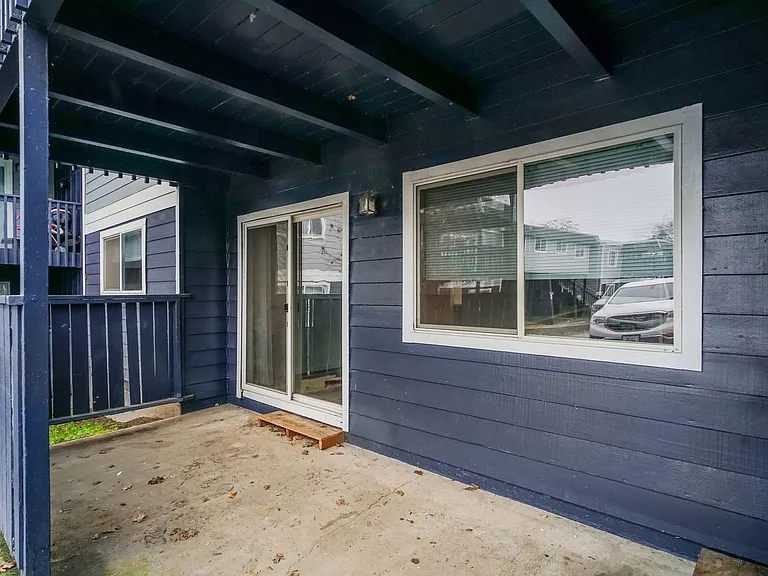 Willow Lake Apartments — Photo 9