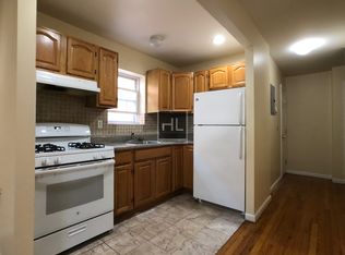 8022 59th St APT 2, Glendale, NY 11385