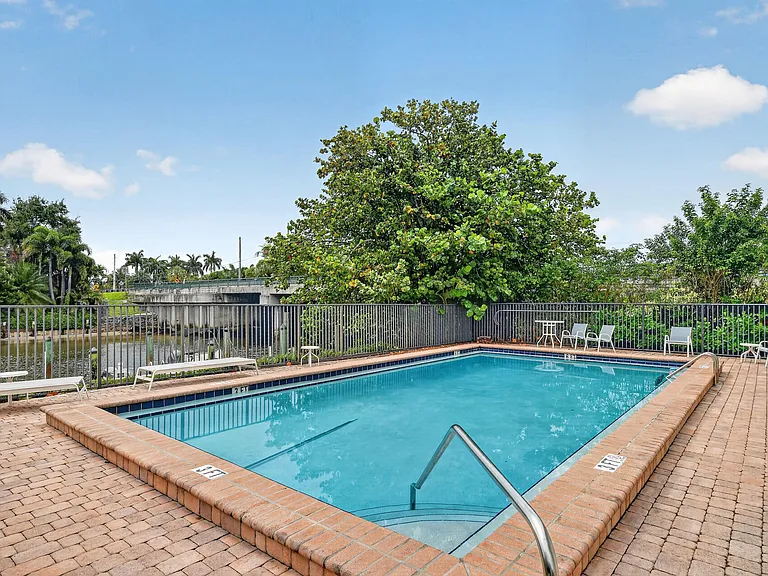 11521 Landing Pl #E1 — Photo 27