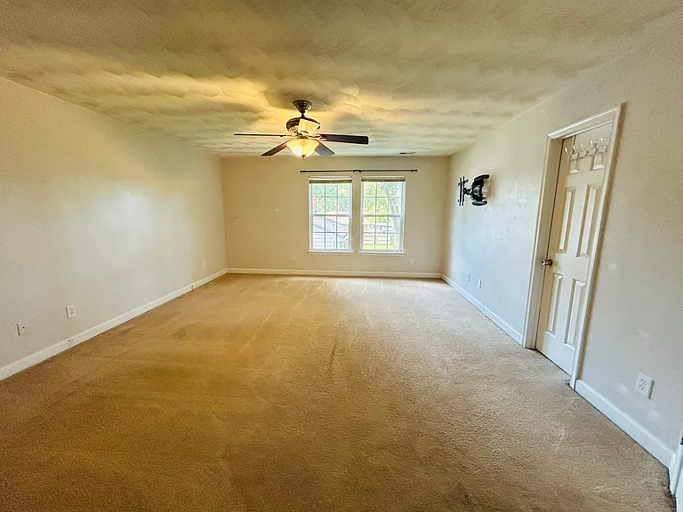 3412 Sale Dr — Photo 22